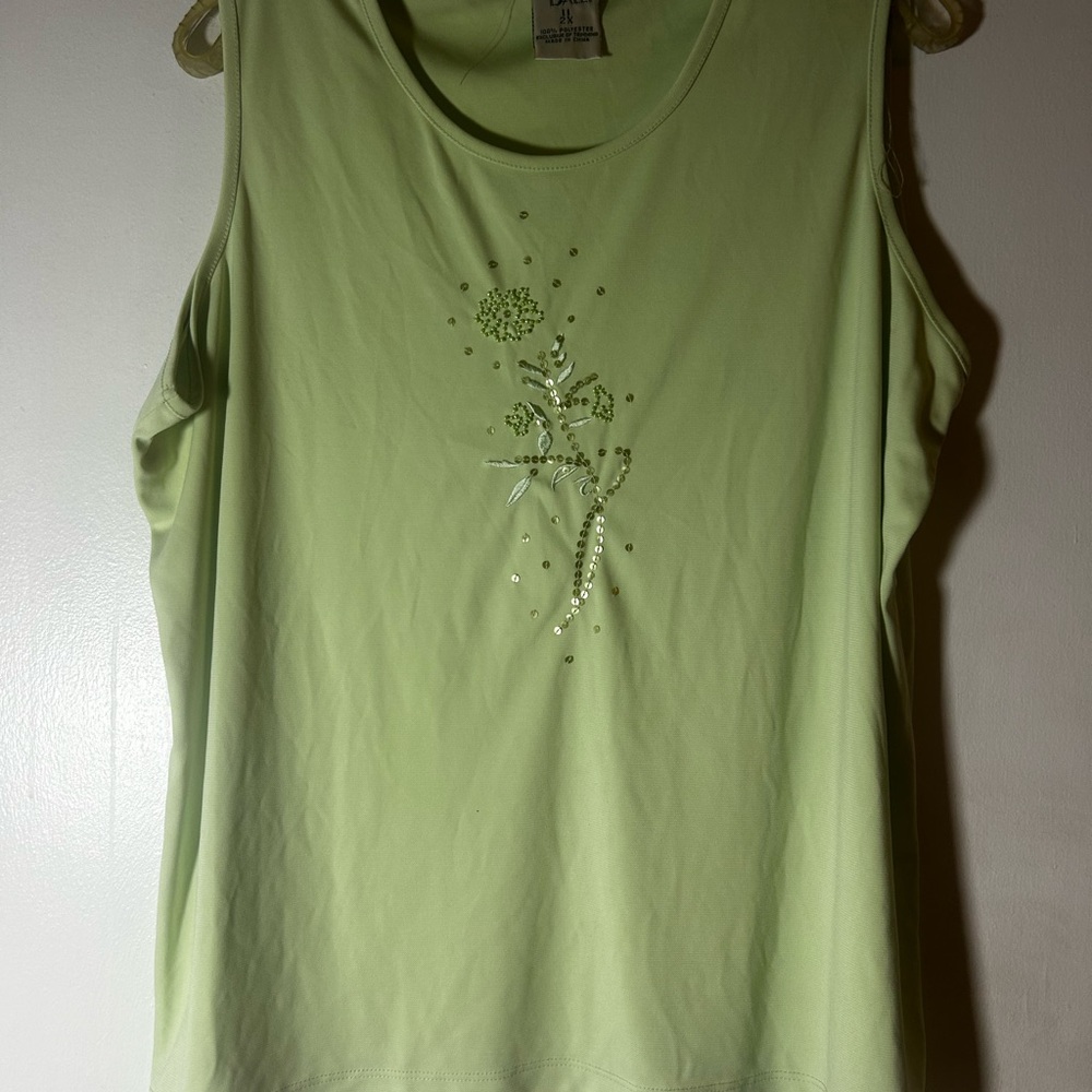 Alison Daley 2X Women’s Green Sleeveless Beaded Mom Core Top